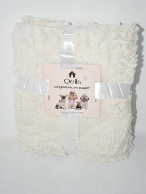 Qeils Dog Blanket for Small Dogs, Waterproof Reversible Sherpa Fleece Puppy Blan